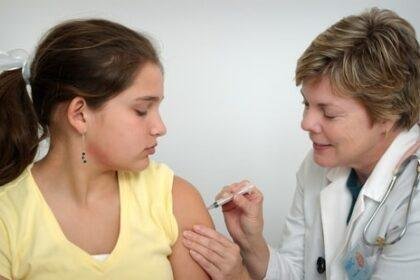 Flu and COVID vaccines for kids in Fall 2025: What doctors and experts recommend(Unsplash)
