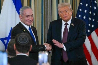 US President Donald Trump and Israeli Prime Minister Benjamin Netanyahu (L) shake hands at the end of a press conference in the State Dining Room of the White House in Washington, DC on September 29, 2025. (Photo by ANDREW CABALLERO-REYNOLDS / AFP)(AFP)