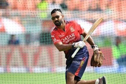 Dinesh Karthik replaced Sri Lankan wicketkeeper batter Kusal Mendis(AFP)