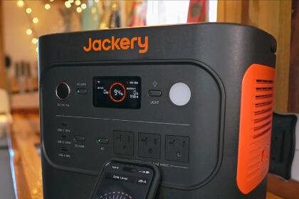 Jackery Explorer 2000 v2 Portable Power Station