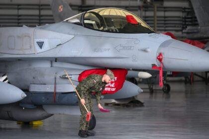 Poland closes airspace, scrambles jets amid ‘massive’ Russian attack on Ukraine – POLITICO