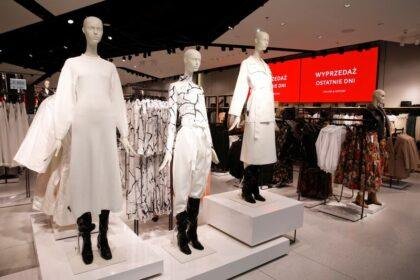 Sinsay store in Kraków, Poland – budget-friendly fashion drives profit for LPP