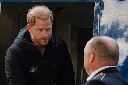 Prince Harry makes surprise visit to Ukraine