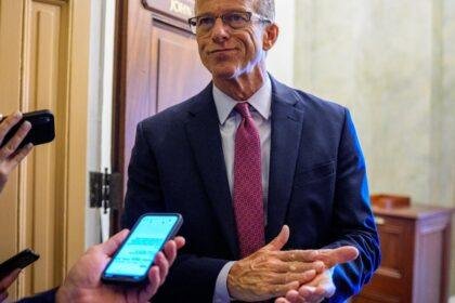 Senate returns as Democrats and Republicans trade blame over looming government shutdown