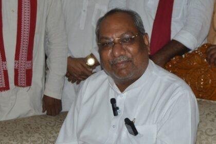 UP minister Sanjay Kumar Nishad at a press conference in Ghaziabad.(Sakib Ali/Hindustan Times)