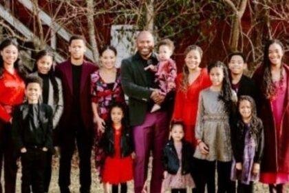 Shaun Alexander, who led the Seahawks to a Super Bowl, shares news of expecting his 14th child.(Shaun Alexander/Instagram)