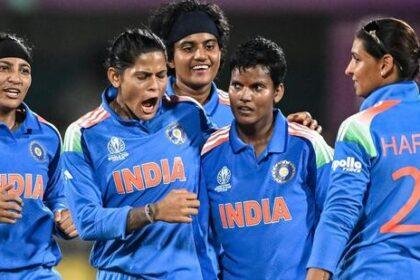 India's Deepti Sharma (2R) celebrates with teammates after dismissing Sri Lanka captain Chamari Athapaththu in the opening Women’s World Cup game in Guwahati on Tuesday. Deepti hit 53 and took 3/54. (AFP)