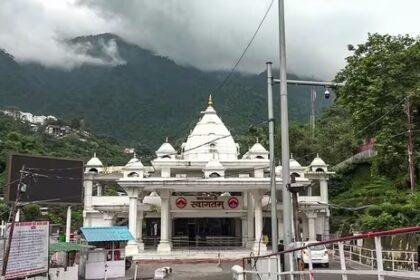 A deserted view of the Banganga entrance gate as the Shri Mata Vaishno Devi Yatra remains suspended for the sixth consecutive day due to landslides triggered by incessant rainfall, at Katra in Reasi on Sunday.(ANI Video Grab)