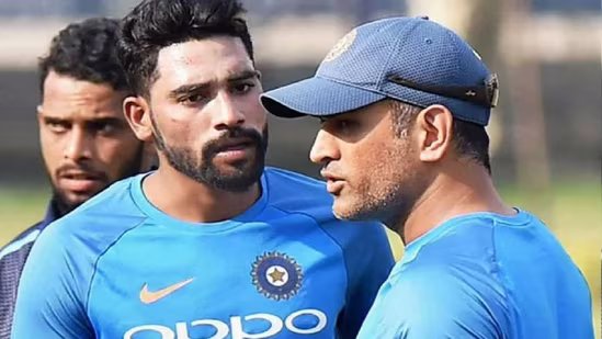 Mohammed Siraj with MS Dhoni